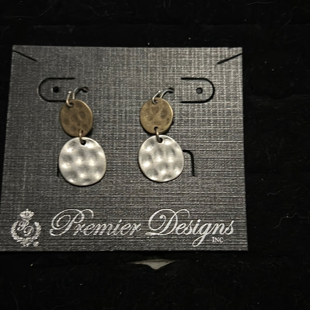 Premier Designs earrings